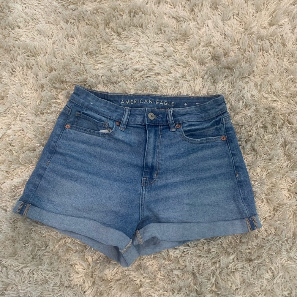 ae stretch jean shorts, size4. never worn before.